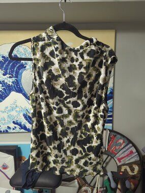DKNY High Neck Sleeveless Animal Print Green Black White XL Top Blouse NWT